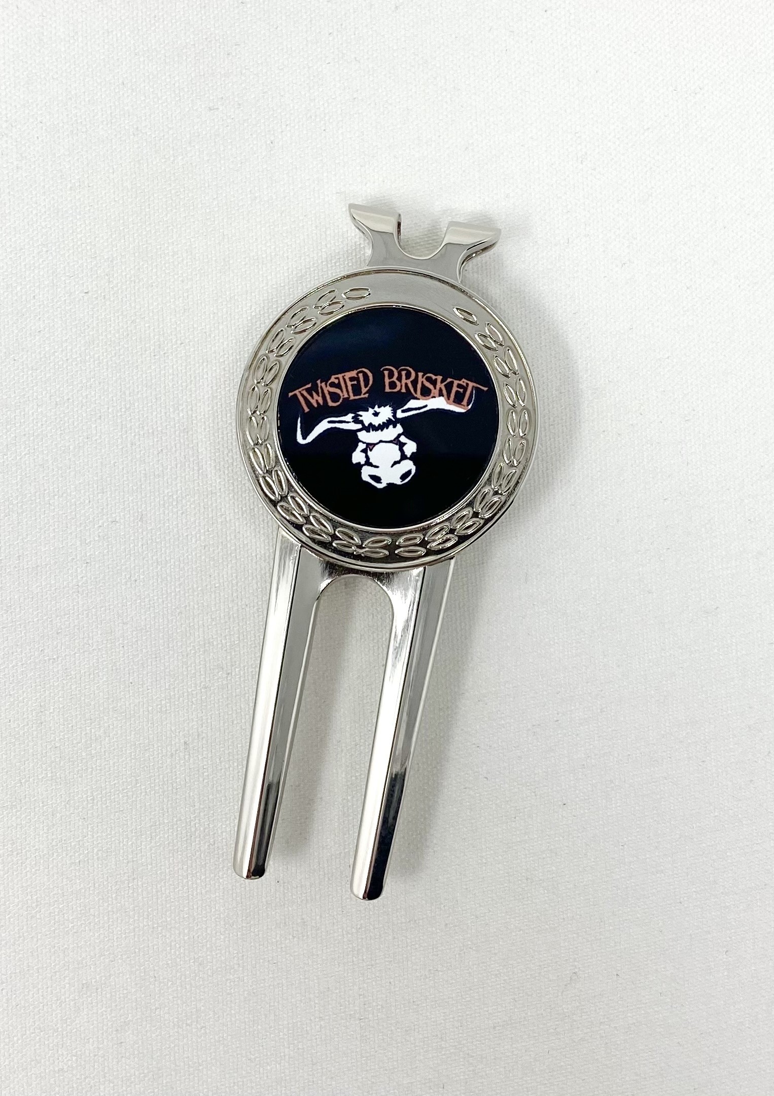 Golf Divot Tool with Removable Magnetic Marker Insert, 1 1/2" x 3" Silver 